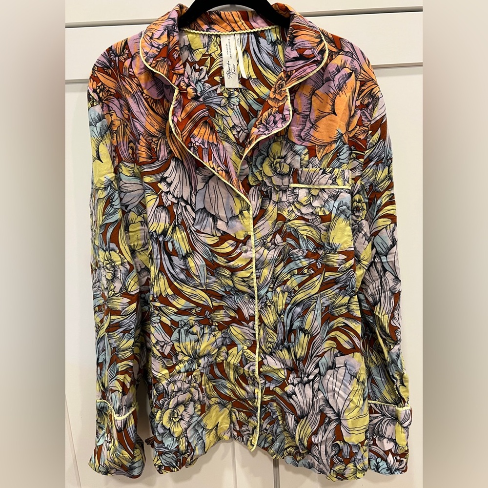 ANTHROPOLOGIE x ALEXANDRA FARMER FLORAL PAJAMA TOP, SIZE L. - Picture 2 of 9